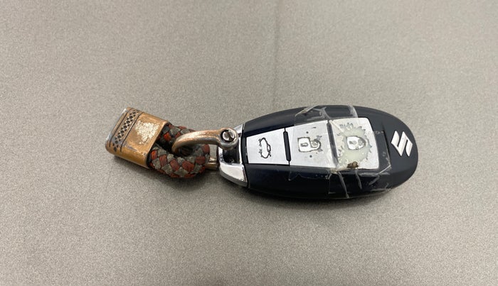 2020 Maruti Ciaz ALPHA  AT 1.5 SHVS PETROL, Petrol, Automatic, 40,410 km, Key Close Up