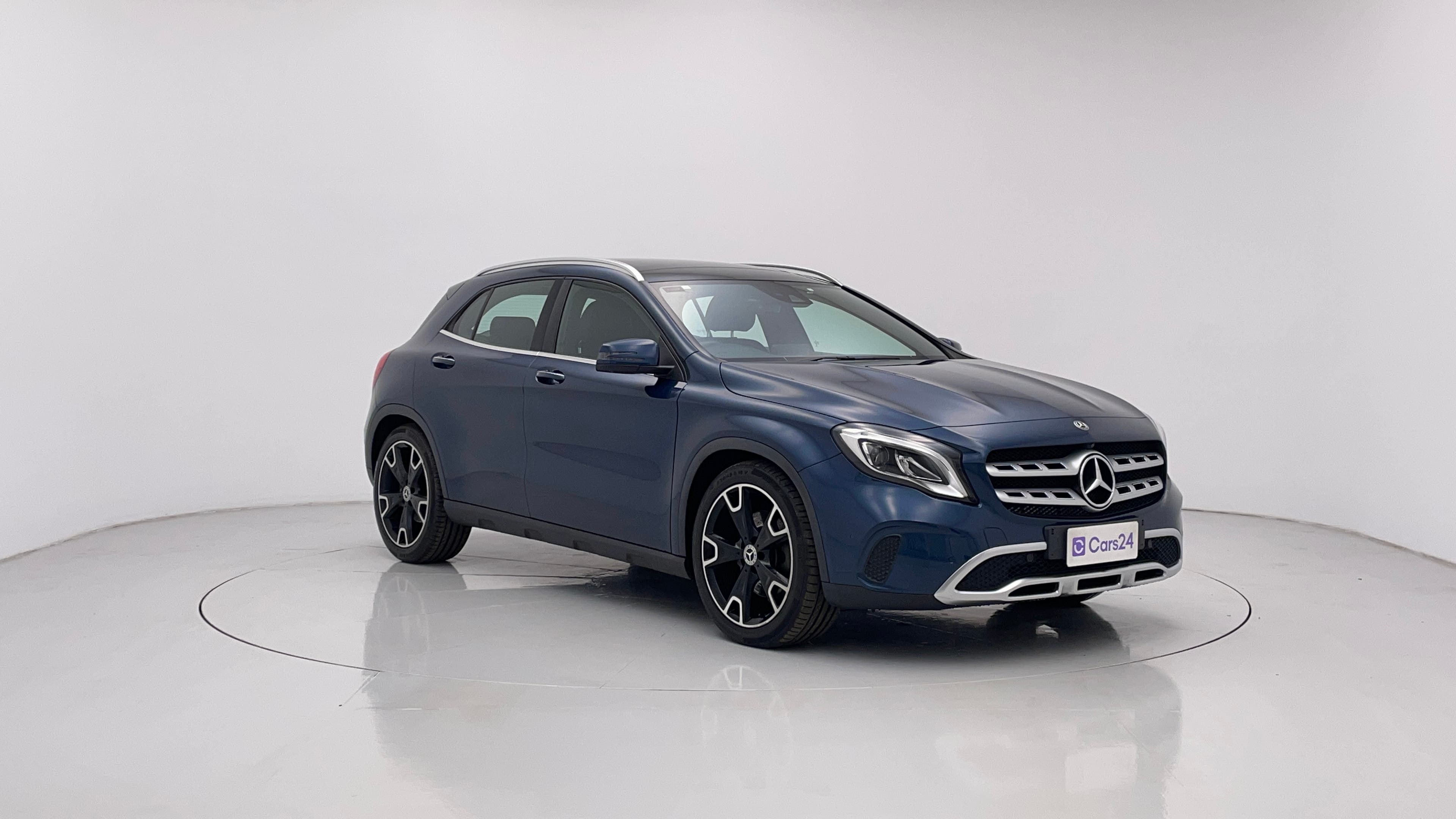 Mercedes-benz GLA image