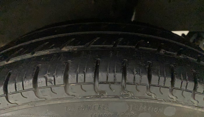 2015 Renault Kwid RXT 0.8, Petrol, Manual, 47,526 km, Left Rear Tyre Tread