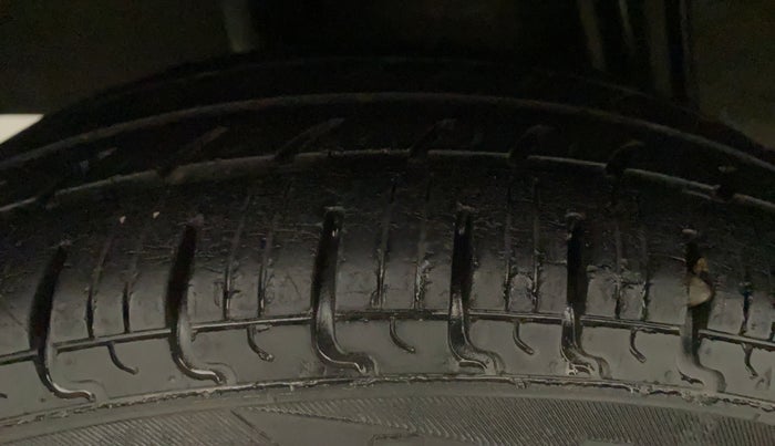 2015 Renault Kwid RXT 0.8, Petrol, Manual, 47,526 km, Right Rear Tyre Tread