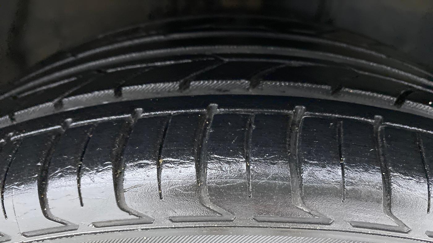 2018 Toyota Corolla Altis VL AT, Petrol, Automatic, 34,339 km, Right Front Tyre Tread