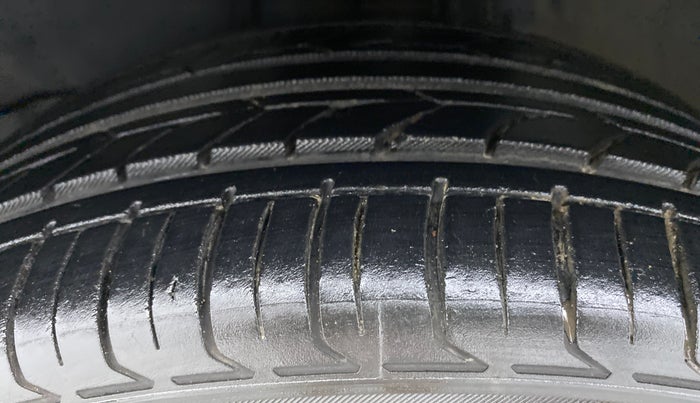 2018 Toyota Corolla Altis VL AT, Petrol, Automatic, 34,339 km, Left Front Tyre Tread
