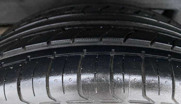 2018 Toyota Corolla Altis VL AT, Petrol, Automatic, 34,339 km, Right Rear Tyre Tread