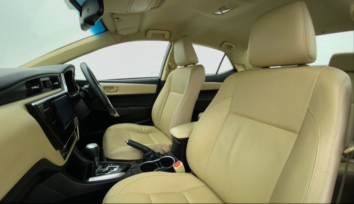 2018 Toyota Corolla Altis VL AT, Petrol, Automatic, 34,339 km, Right Side Front Door Cabin