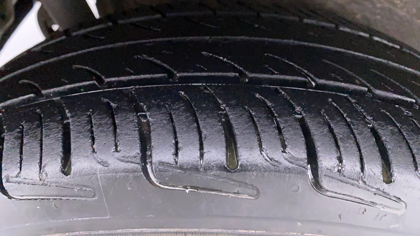 2015 Maruti Wagon R 1.0 VXI, Petrol, Manual, 78,047 km, Right Rear Tyre Tread