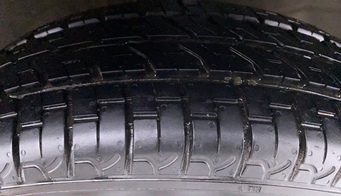 2015 Maruti Wagon R 1.0 VXI, Petrol, Manual, 78,047 km, Right Front Tyre Tread
