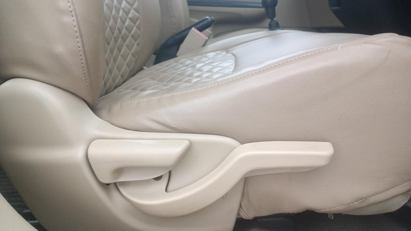 2014 Honda Amaze 1.2L I-VTEC VX, Petrol, Manual, 1,22,664 km, Driver Side Adjustment Panel