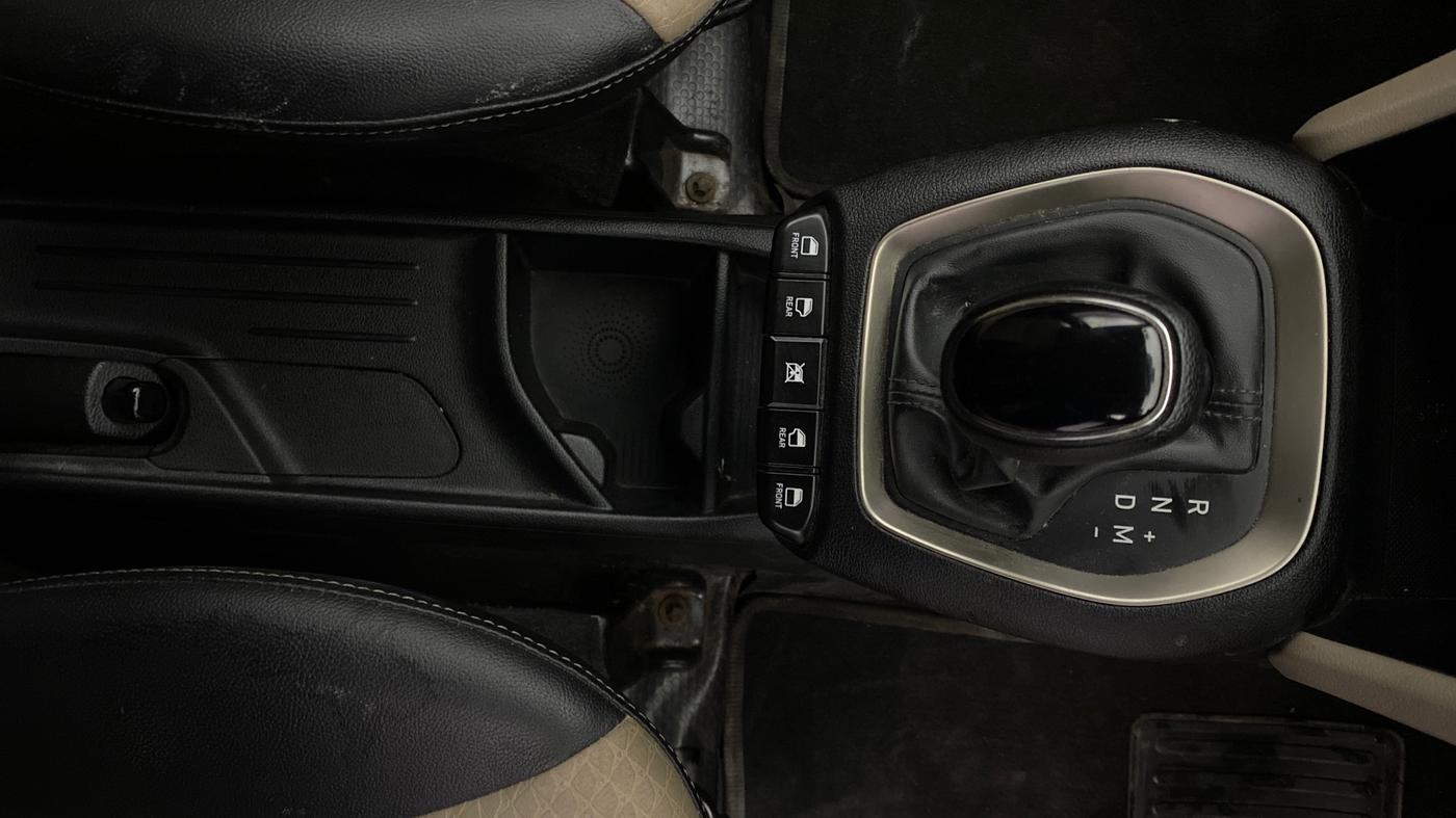 2019 Hyundai NEW SANTRO SPORTZ AMT, Petrol, Automatic, 16,450 km, Gear Lever