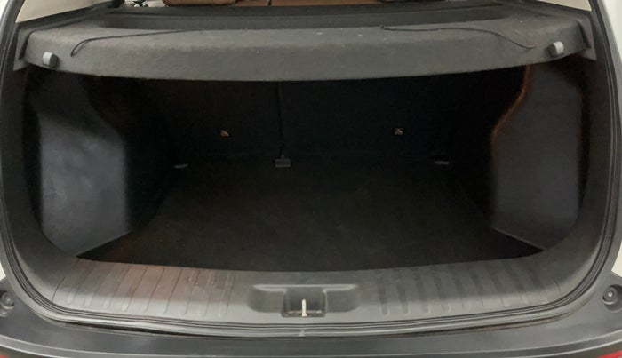 2024 Honda ELEVATE ZX CVT, Petrol, Automatic, 17,647 km, Boot Inside