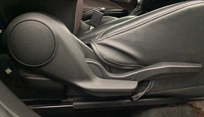 2024 Toyota Urban Cruiser Taisor V 1.0 Petrol AT, Petrol, Automatic, 9,383 km, Driver Side Adjustment Panel