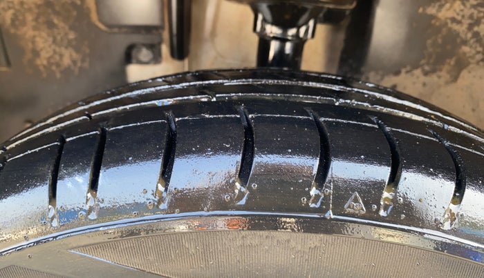 2016 Renault Kwid RXT 0.8, Petrol, Manual, 85,166 km, Left Front Tyre Tread