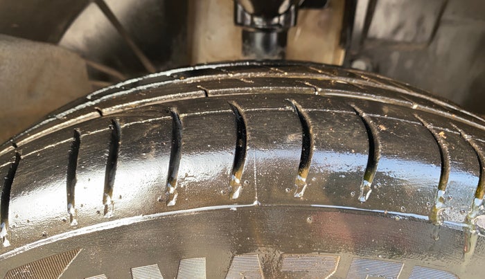 2016 Renault Kwid RXT 0.8, Petrol, Manual, 85,166 km, Right Front Tyre Tread