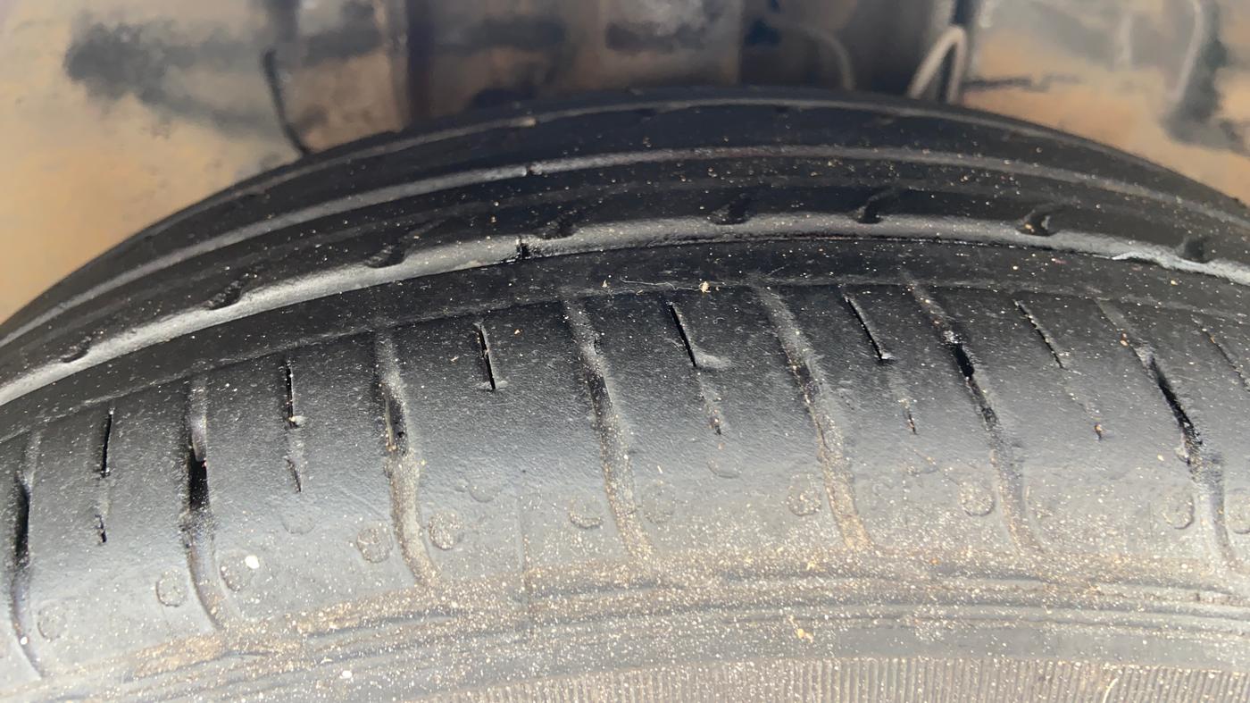 2021 Tata Tiago XZA PLUS PETROL, Petrol, Automatic, 68,111 km, Right Front Tyre Tread