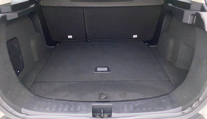 2022 Tata Harrier XZA PLUS, Diesel, Automatic, 7,788 km, Boot Inside