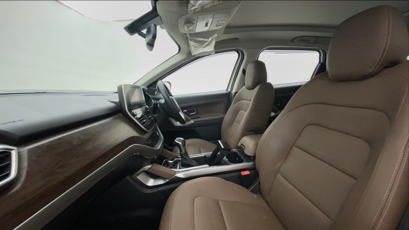 2022 Tata Harrier XZA PLUS, Diesel, Automatic, 7,788 km, Right Side Front Door Cabin