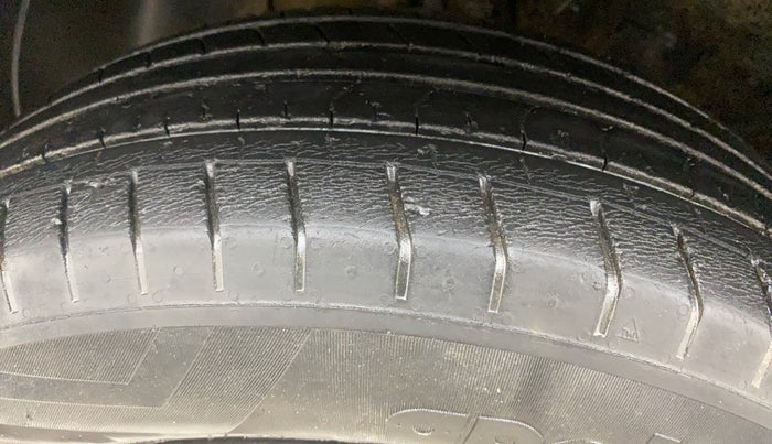 2020 Hyundai VENUE S 1.2, Petrol, Manual, 35,547 km, Left Front Tyre Tread