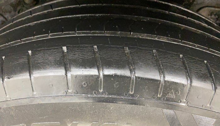 2020 Hyundai VENUE S 1.2, Petrol, Manual, 35,547 km, Right Rear Tyre Tread