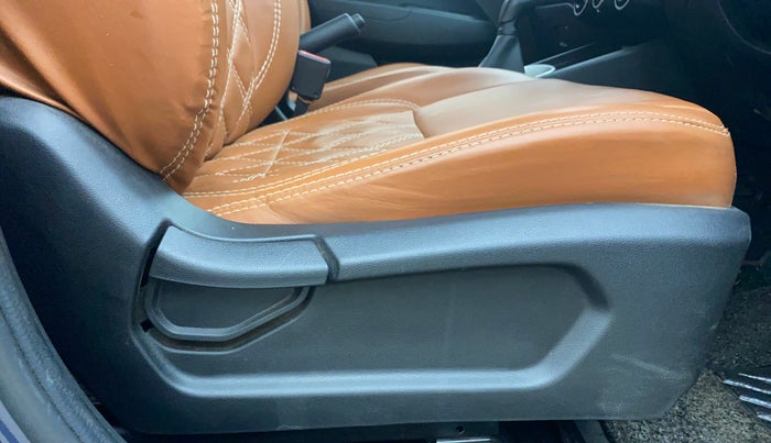 2020 Hyundai VENUE S 1.2, Petrol, Manual, 35,547 km, Driver Side Adjustment Panel