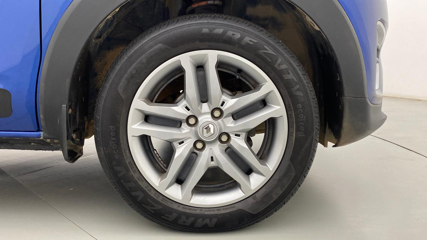 2020 Renault TRIBER RXZ AT, Petrol, Automatic, 10,720 km, Right Front Wheel
