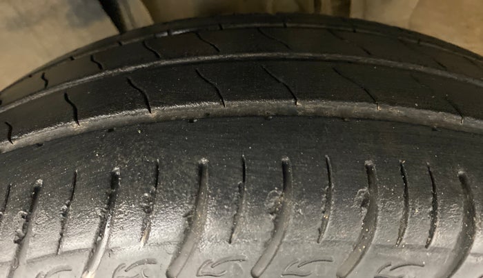 2020 Renault TRIBER RXZ AT, Petrol, Automatic, 10,720 km, Left Front Tyre Tread