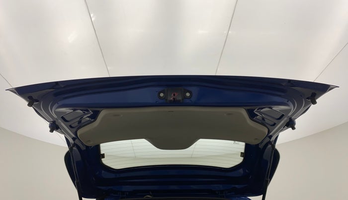 2020 Renault TRIBER RXZ AT, Petrol, Automatic, 10,720 km, Boot Door Open