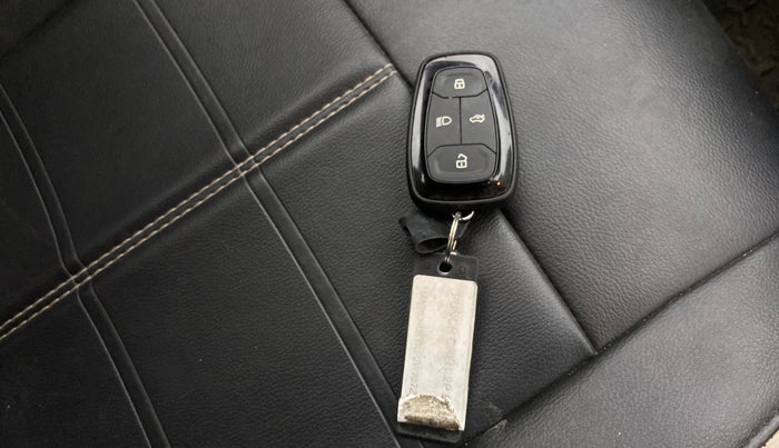 2022 Tata PUNCH CREATIVE  AMT, Petrol, Automatic, 31,442 km, Key Close Up