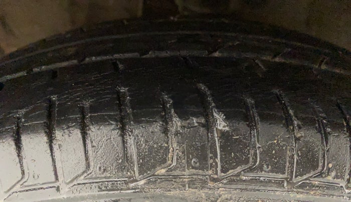 2010 Hyundai i10 ERA 1.1, Petrol, Manual, 44,698 km, Left Front Tyre Tread
