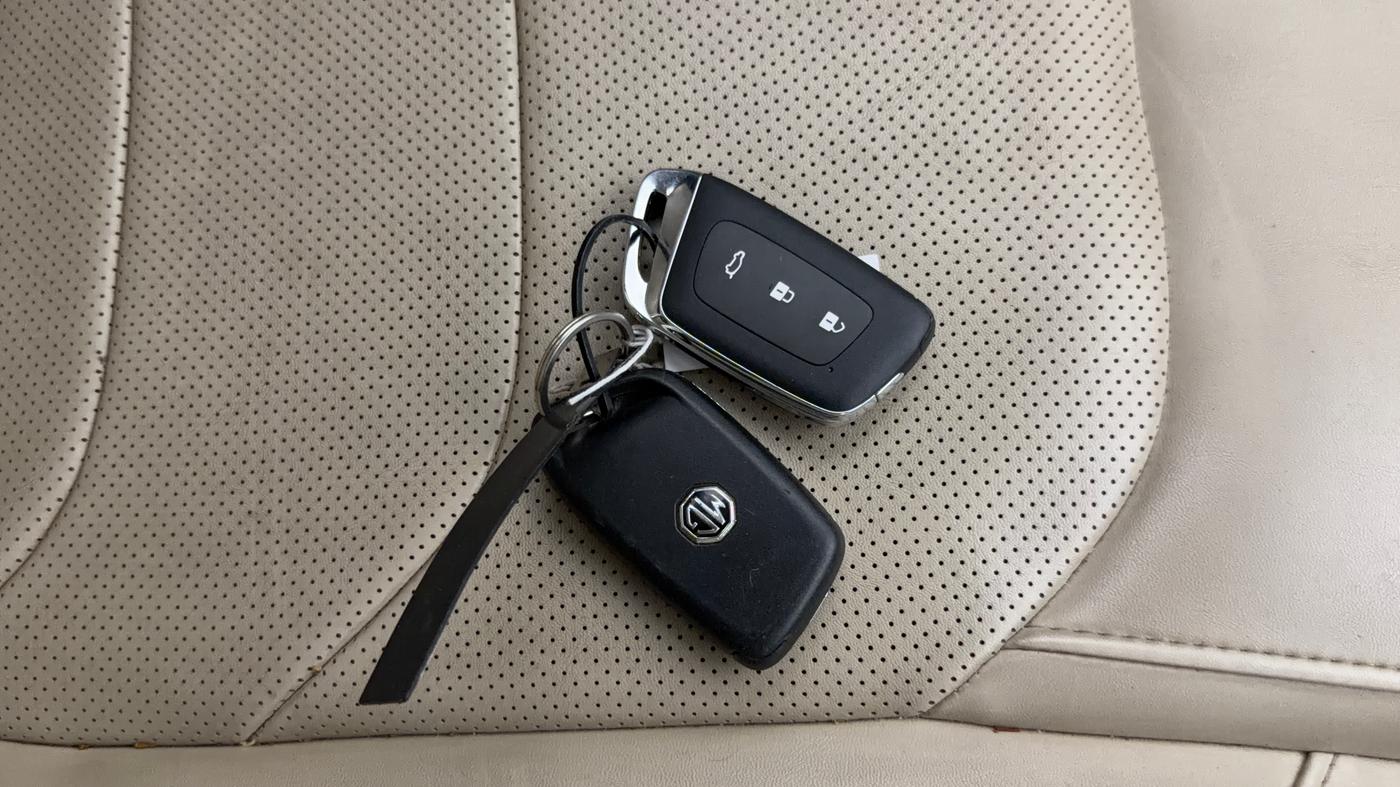 2021 MG HECTOR SHARP 1.5 CVT PETROL DUAL TONE, Petrol, Automatic, 24,823 km, Key Close Up