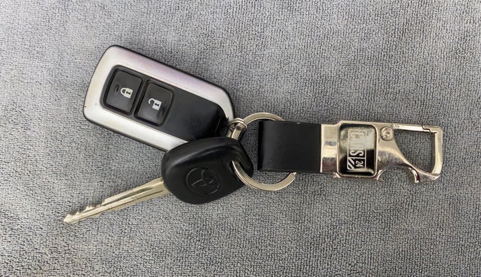 2010 Toyota Corolla Altis GL PETROL, Petrol, Manual, 59,269 km, Key Close Up