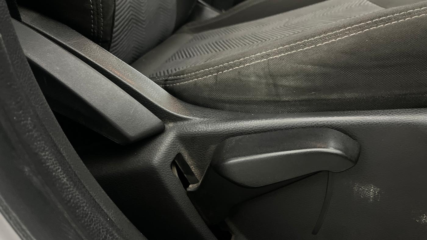 2016 Ford New Figo TITANIUM PLUS 1.2 PETROL, Petrol, Manual, 59,433 km, Driver Side Adjustment Panel