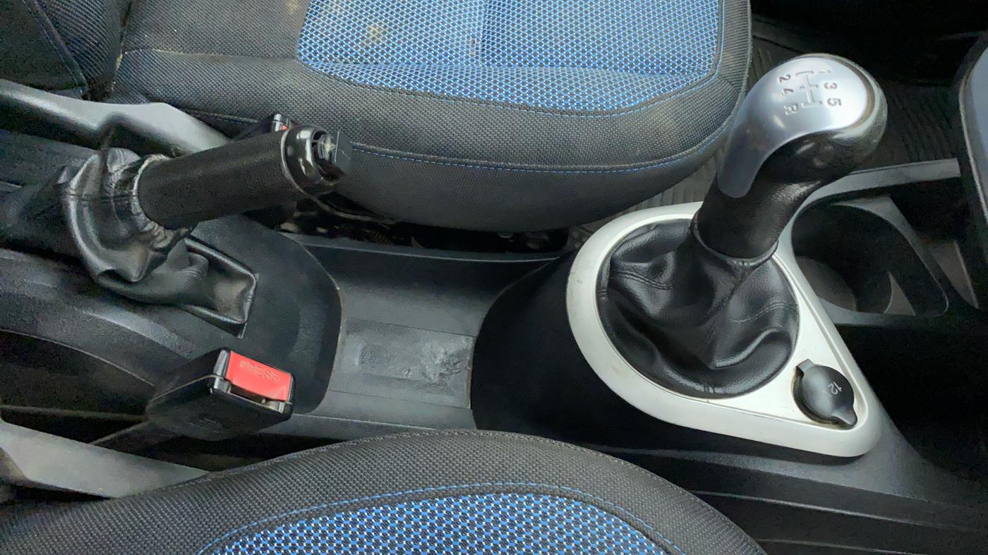 2015 Ford Figo 1.4 TITANIUM DURATORQ, Diesel, Manual, 96,219 km, Gear Lever