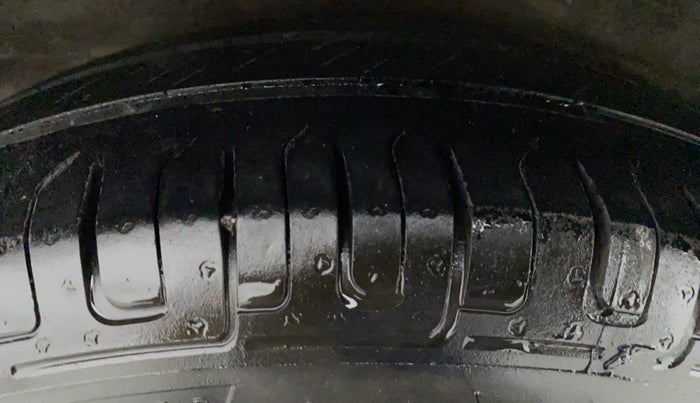2014 Hyundai i10 MAGNA 1.1 IRDE2, Petrol, Manual, 42,896 km, Right Front Tyre Tread