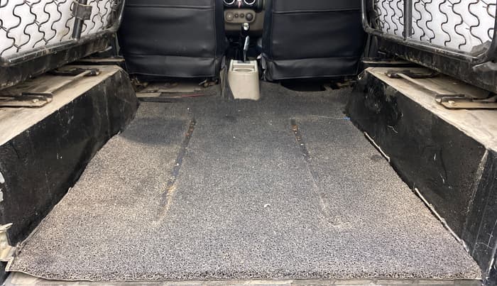 2018 Mahindra Thar CRDE 4X4 AC, Diesel, Manual, 66,703 km, Boot Inside
