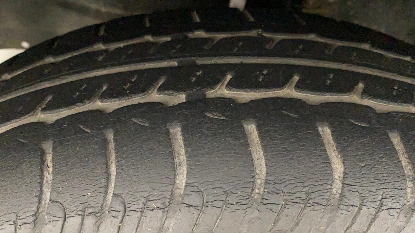 2012 Maruti Wagon R 1.0 VXI, Petrol, Manual, 93,169 km, Left Front Tyre Tread