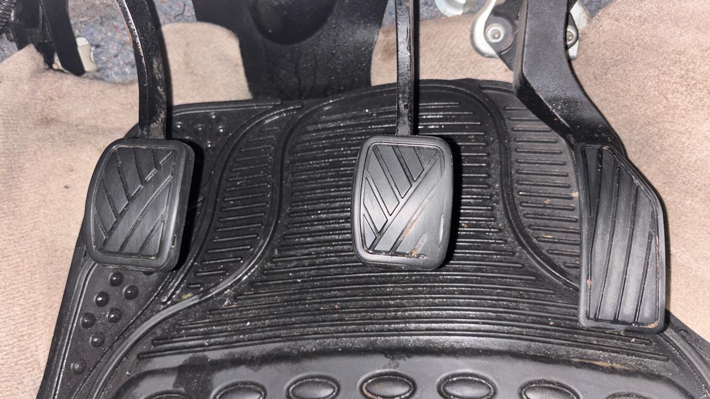 2014 Maruti Swift Dzire VDI, Diesel, Manual, 72,578 km, Pedals