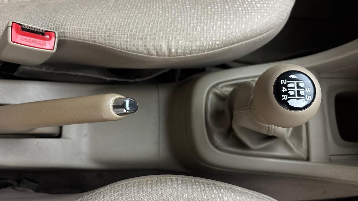 2014 Maruti Swift Dzire VDI, Diesel, Manual, 72,578 km, Gear Lever