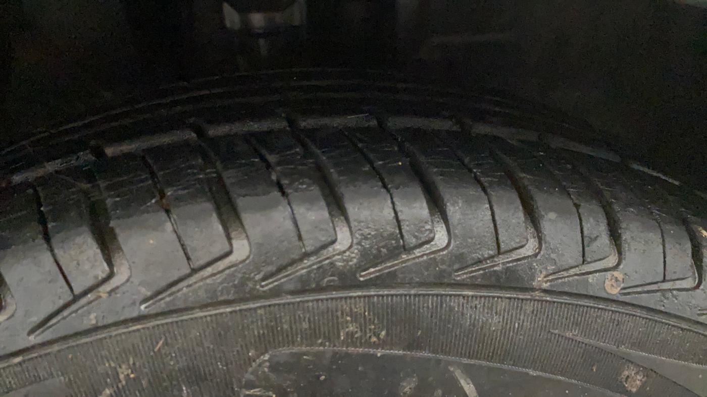 2018 Datsun Redi Go T (O), Petrol, Manual, 18,872 km, Right Front Tyre Tread