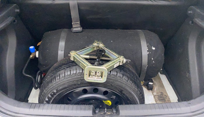 2018 Hyundai Elite i20 ASTA 1.2 DUAL TONE, CNG, Manual, 76,490 km, Boot Inside