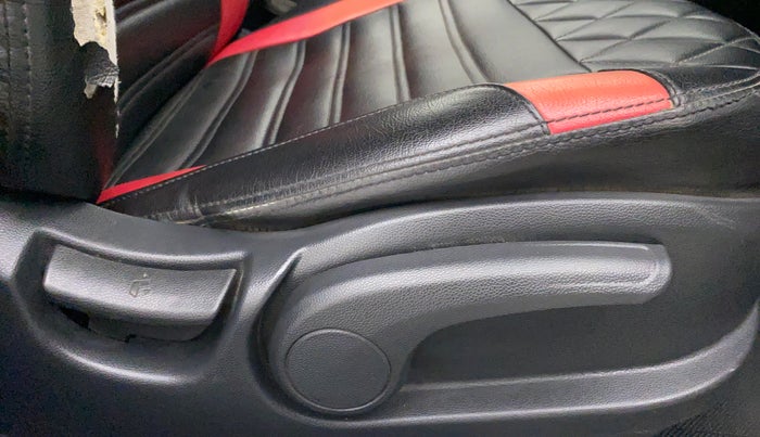 2018 Hyundai Elite i20 ASTA 1.2 DUAL TONE, CNG, Manual, 76,490 km, Driver Side Adjustment Panel