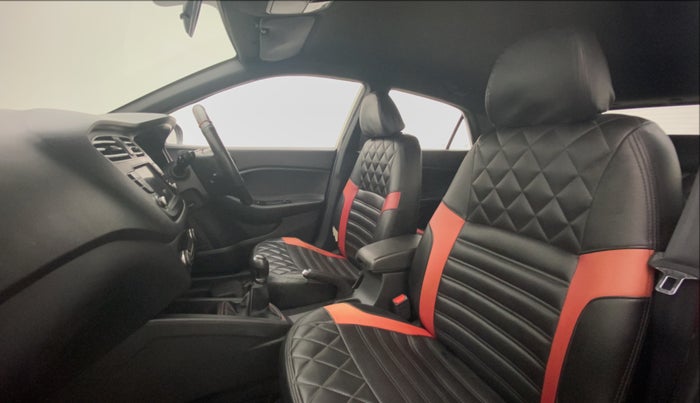 2018 Hyundai Elite i20 ASTA 1.2 DUAL TONE, CNG, Manual, 76,490 km, Right Side Front Door Cabin