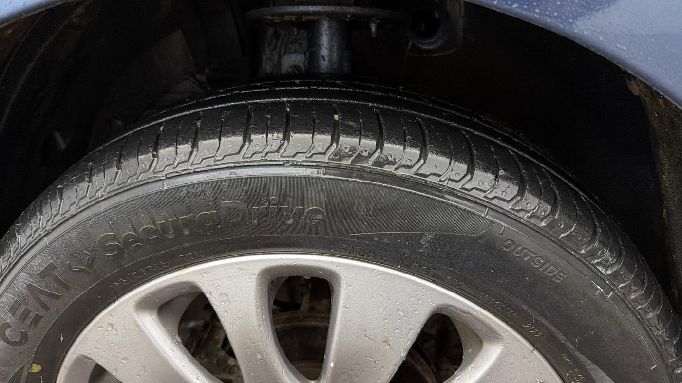 2016 Maruti Baleno ZETA PETROL 1.2, Petrol, Manual, 85,785 km, Left Front Tyre Tread