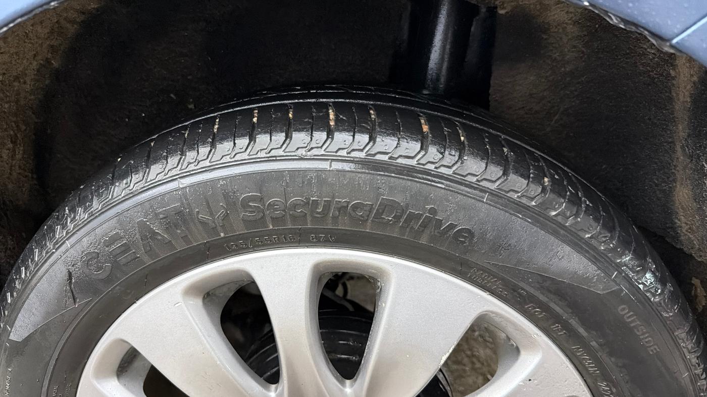 2016 Maruti Baleno ZETA PETROL 1.2, Petrol, Manual, 85,785 km, Left Rear Tyre Tread