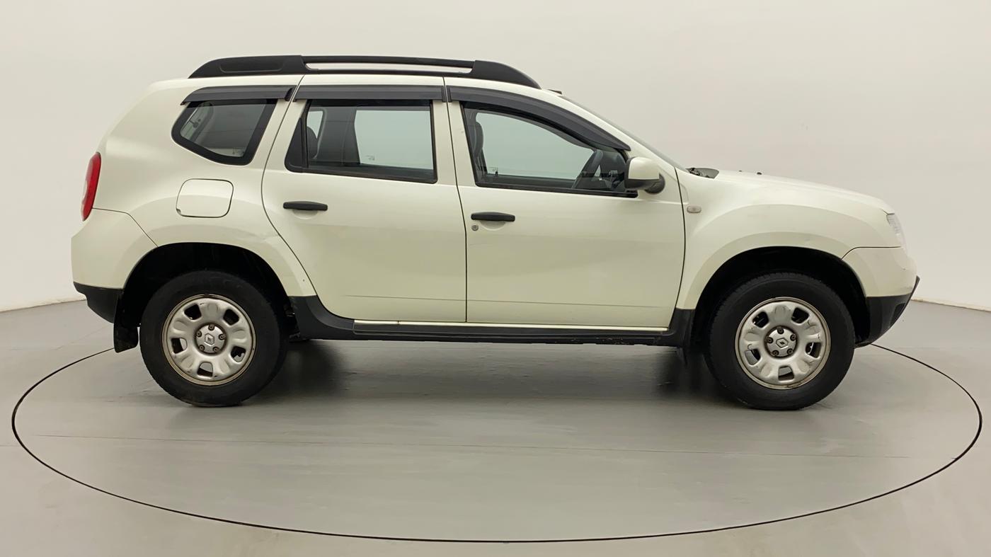 2015 Renault Duster RXL PETROL, Petrol, Manual, 49,118 km, Right Side View