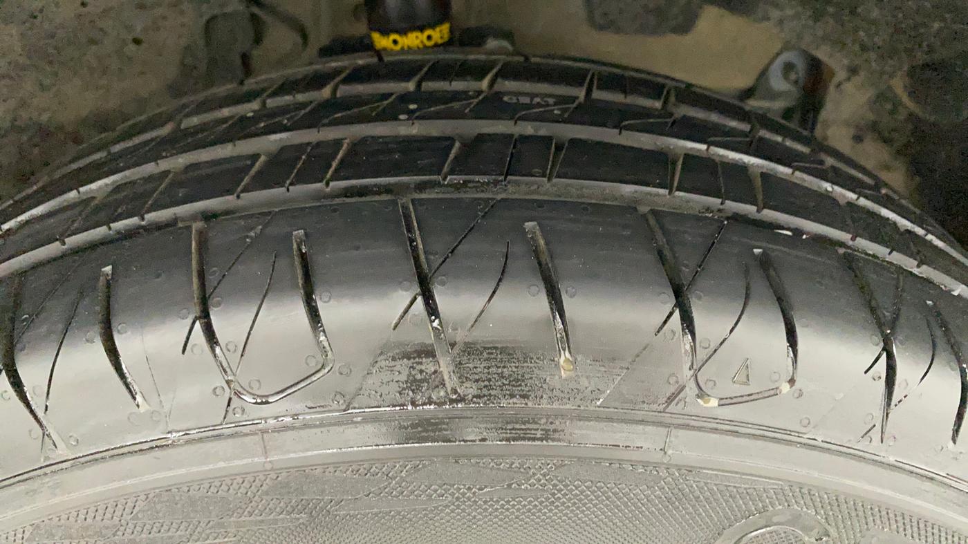 2015 Renault Duster RXL PETROL, Petrol, Manual, 49,118 km, Right Front Tyre Tread