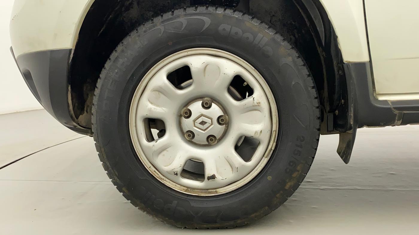 2015 Renault Duster RXL PETROL, Petrol, Manual, 49,118 km, Left Front Wheel