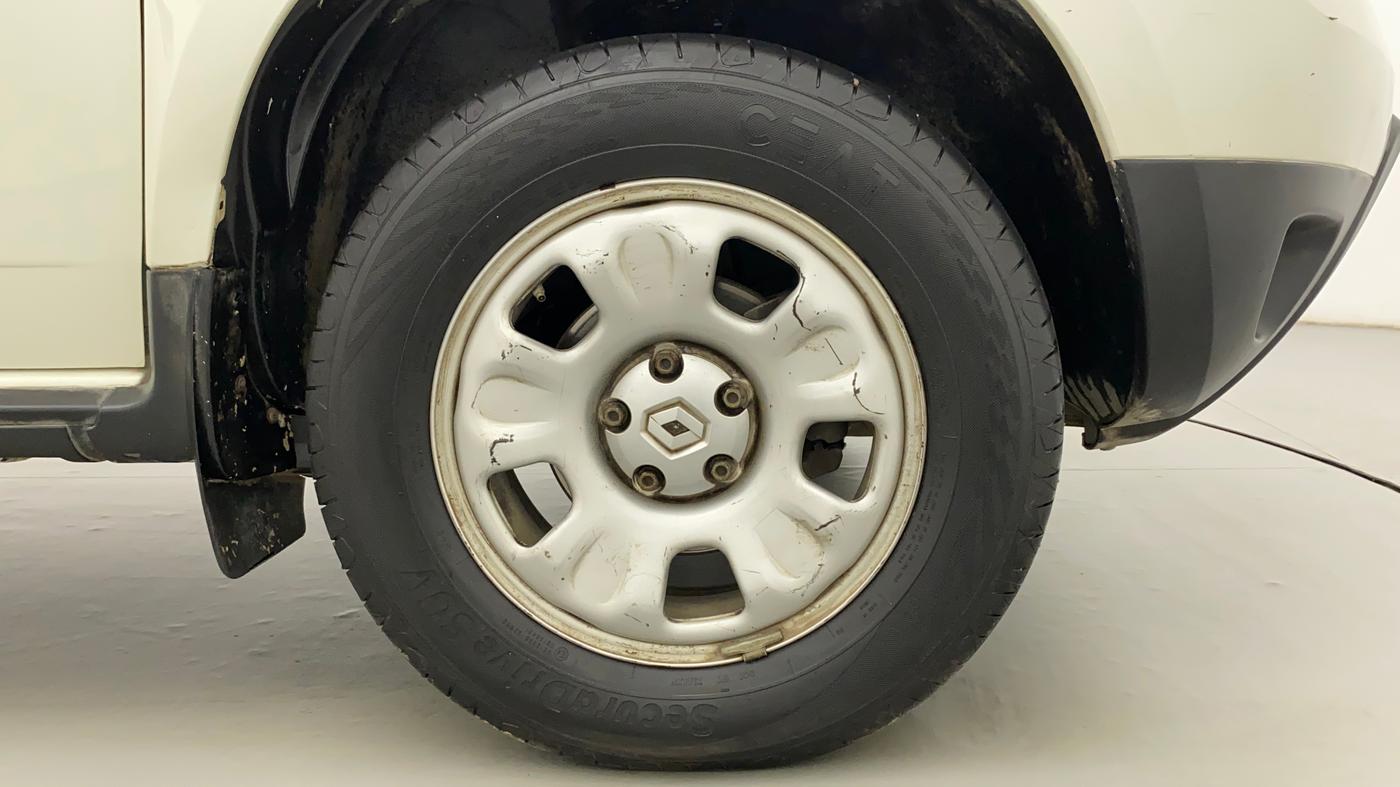 2015 Renault Duster RXL PETROL, Petrol, Manual, 49,118 km, Right Front Wheel