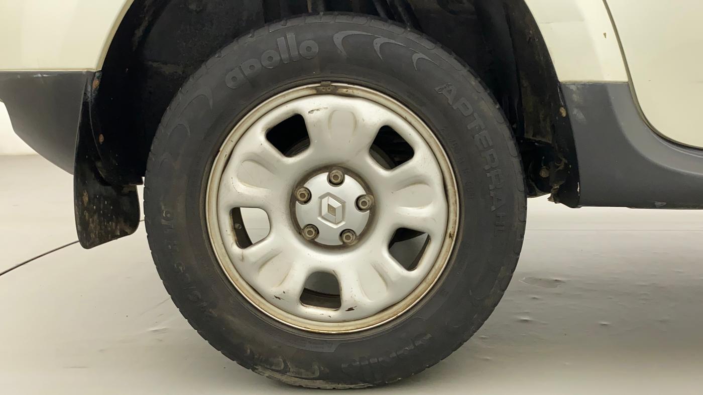2015 Renault Duster RXL PETROL, Petrol, Manual, 49,118 km, Right Rear Wheel
