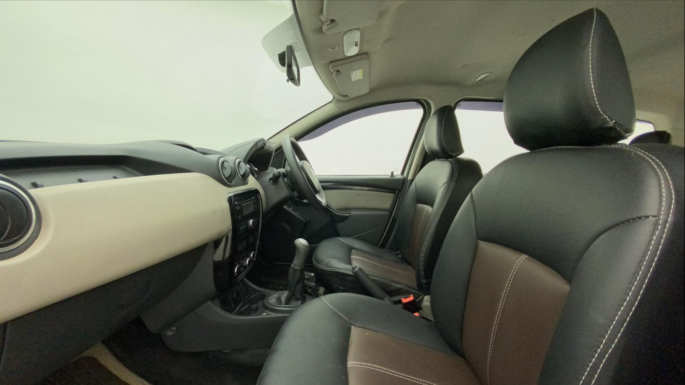 2015 Renault Duster RXL PETROL, Petrol, Manual, 49,118 km, Right Side Front Door Cabin
