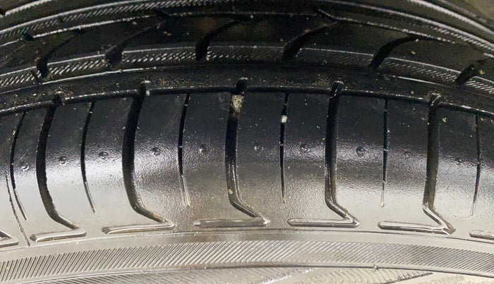 2018 Tata Tiago XTA PETROL, Petrol, Automatic, 23,823 km, Right Front Tyre Tread