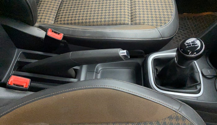 2018 Volkswagen Polo HIGH LINE PLUS 1.0, Petrol, Manual, 15,292 km, Gear Lever